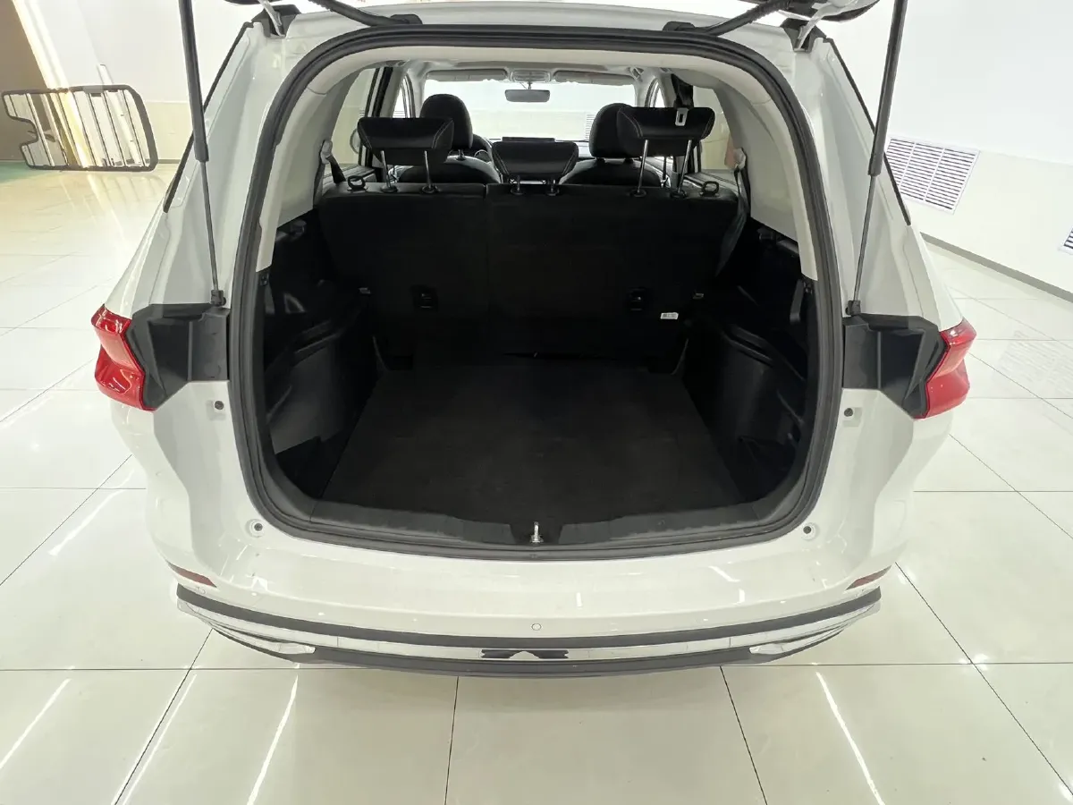 2023 Haval M6 1.5T 150HP L4 7DCT,autocango,china used car exporter,china ev exporter,chinese used car exporter,chinese used ev exporter