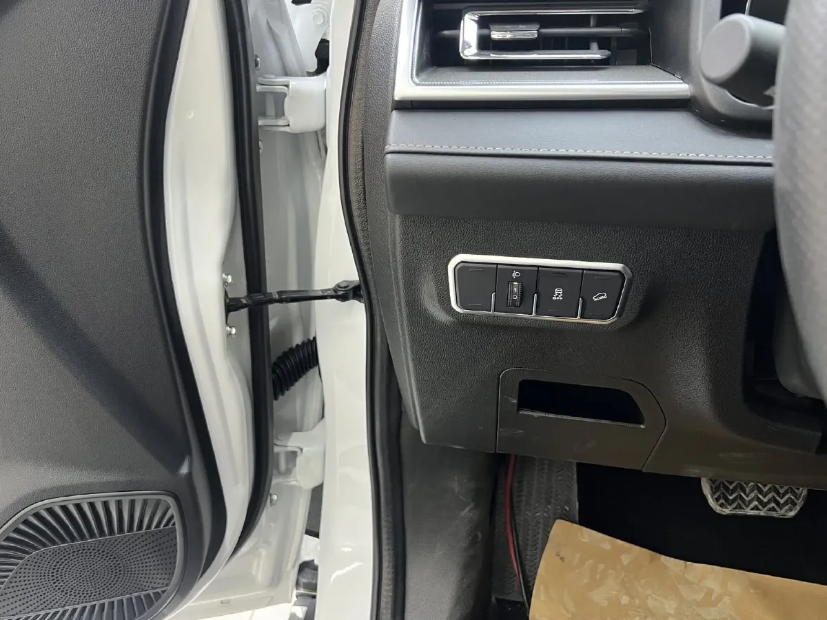 2023 Haval M6 1.5T 150HP L4 7DCT,autocango,china used car exporter,china ev exporter,chinese used car exporter,chinese used ev exporter