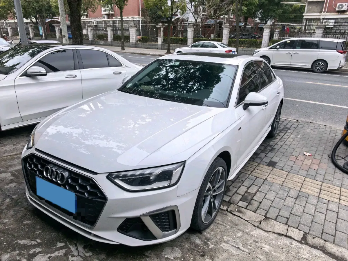 2020 Audi A4L 2.0T 190HP L4 7DCT,autocango,china used car exporter,china ev exporter,chinese used car exporter,chinese used ev exporter