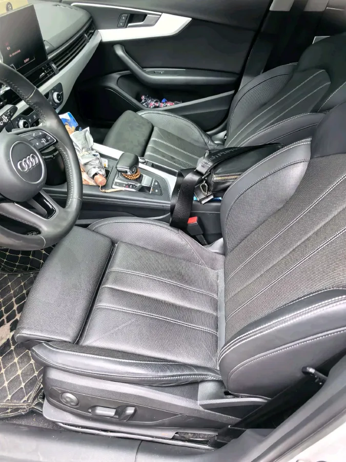 2020 Audi A4L 2.0T 190HP L4 7DCT,autocango,china used car exporter,china ev exporter,chinese used car exporter,chinese used ev exporter