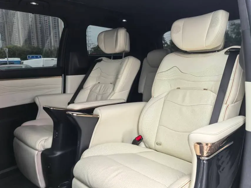 2023 GAC Trumpchi M8 2.0T 190HP L4 E-CVT Hybrid,autocango,china used car exporter,china ev exporter,chinese used car exporter,chinese used ev exporter