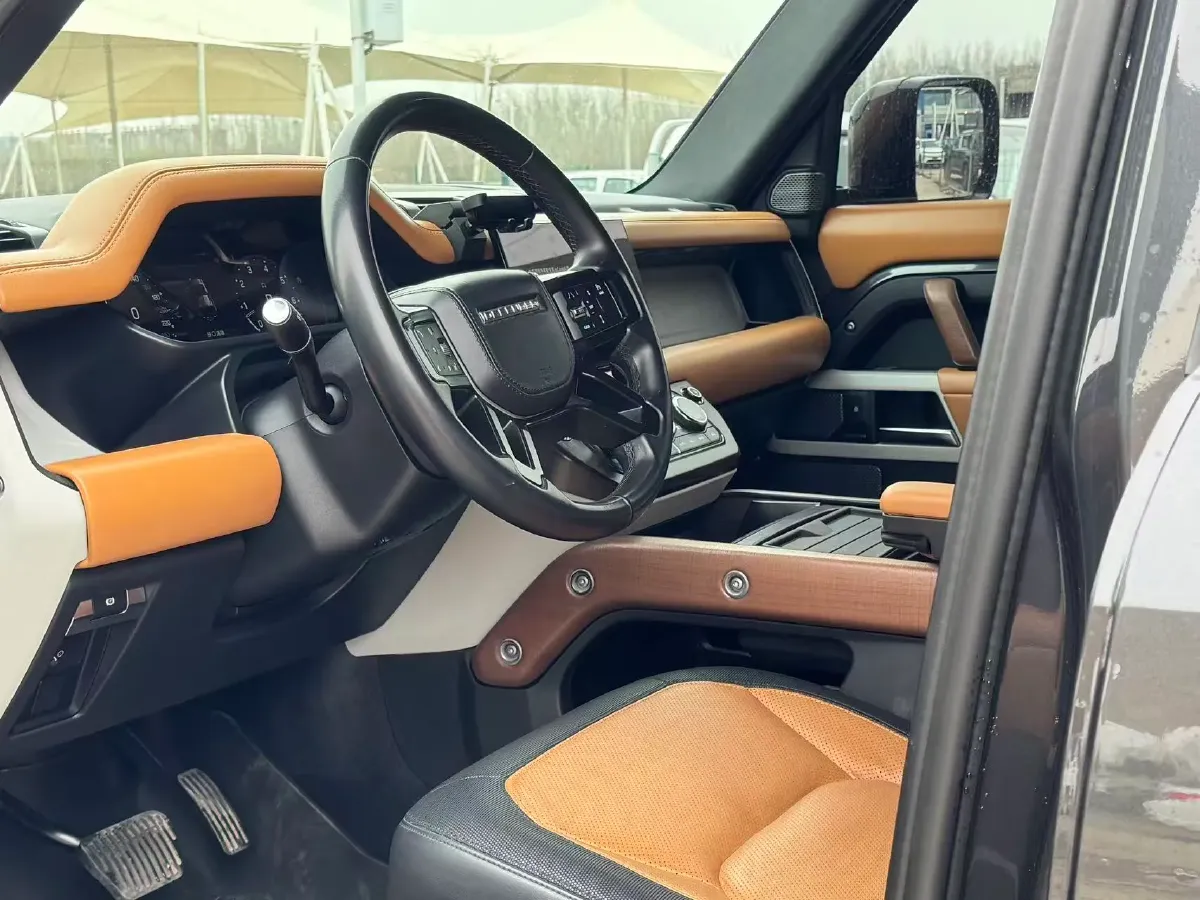 2023 Land Rover Defender 3.0T 400HP L6 8AT,autocango,china used car exporter,china ev exporter,chinese used car exporter,chinese used ev exporter