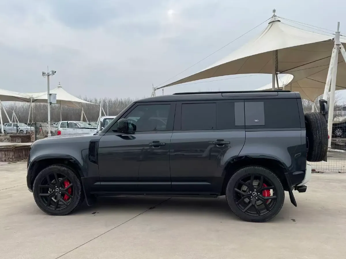 2023 Land Rover Defender 3.0T 400HP L6 8AT,autocango,china used car exporter,china ev exporter,chinese used car exporter,chinese used ev exporter