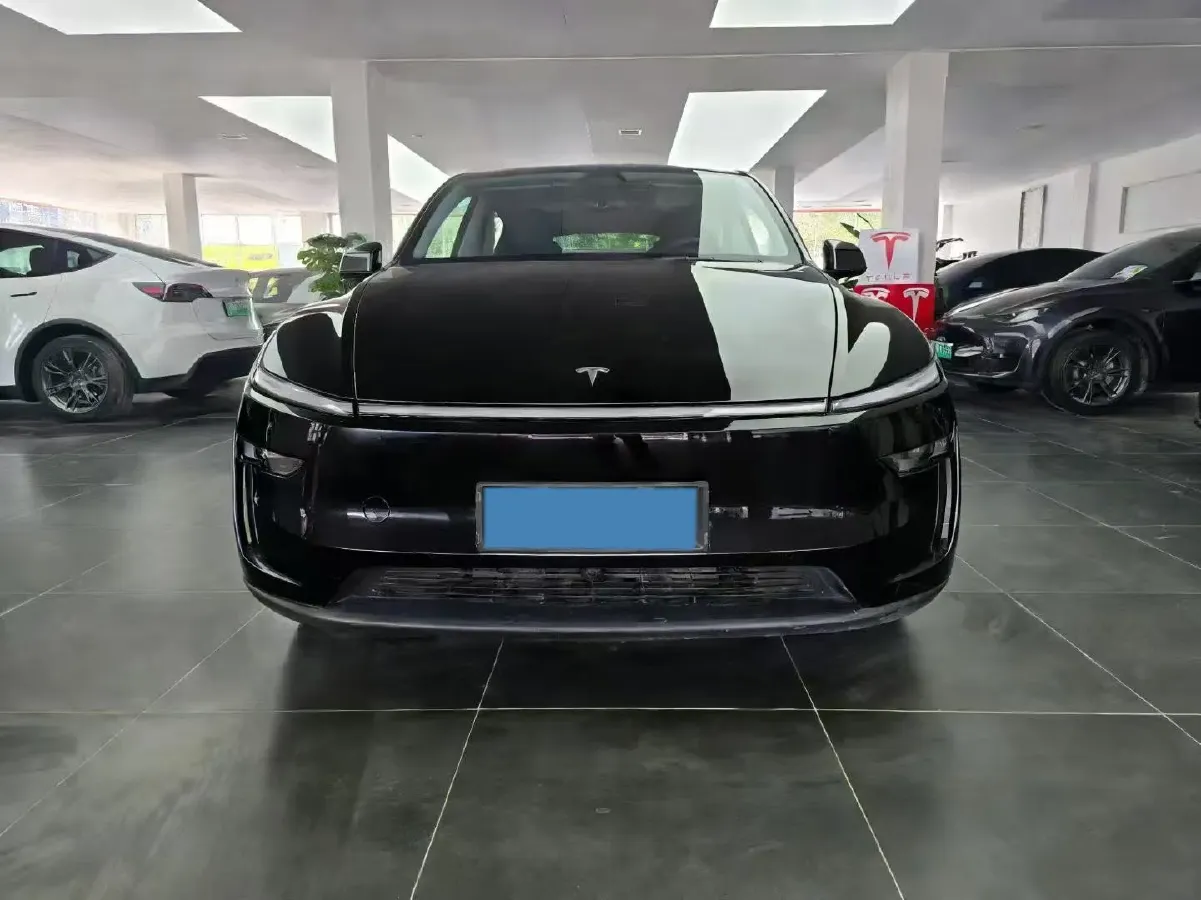 2025 Tesla Model Y BEV 78.4KWH,autocango,china used car exporter,china ev exporter,chinese used car exporter,chinese used ev exporter