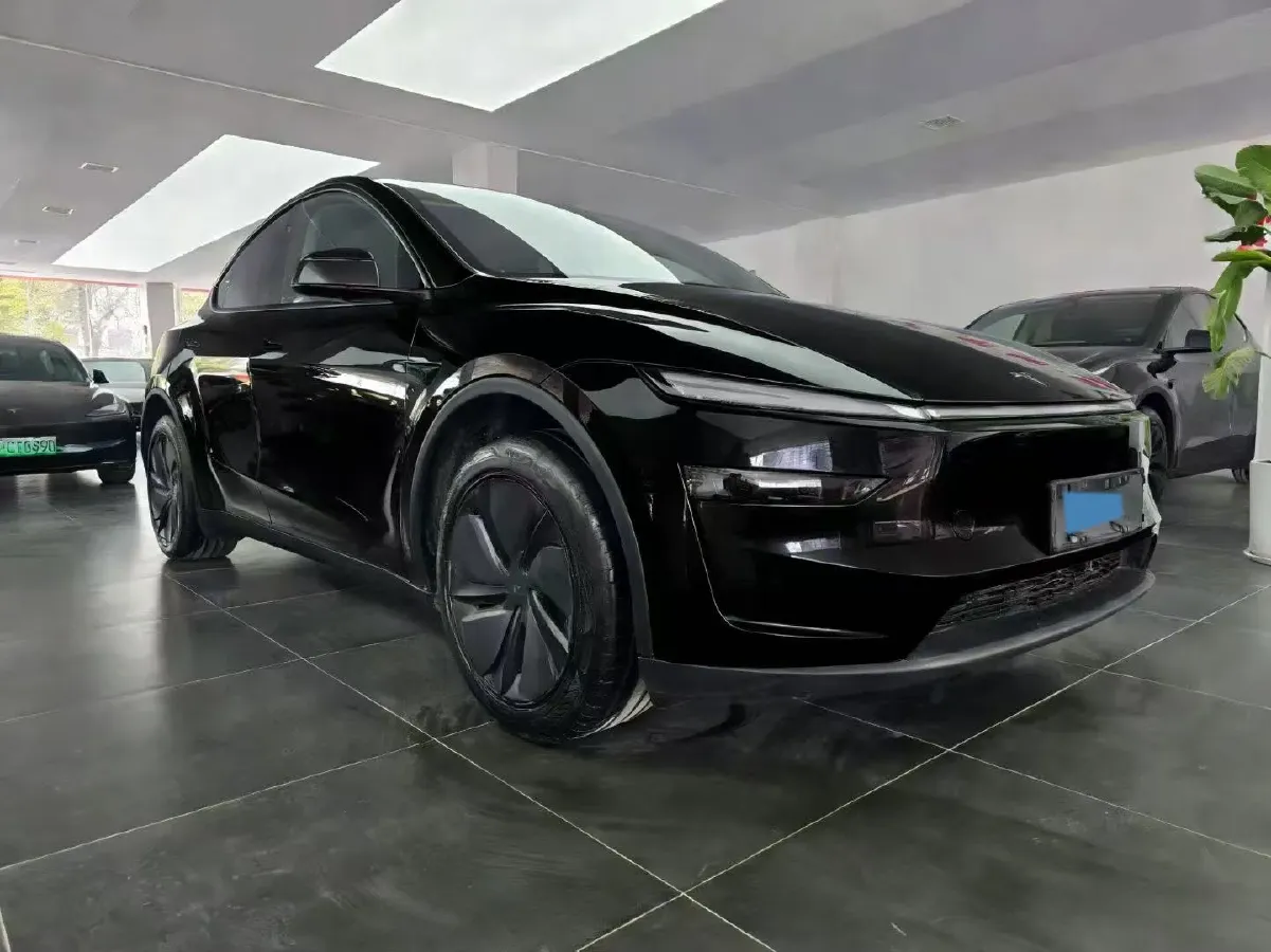 2025 Tesla Model Y BEV 78.4KWH,autocango,china used car exporter,china ev exporter,chinese used car exporter,chinese used ev exporter