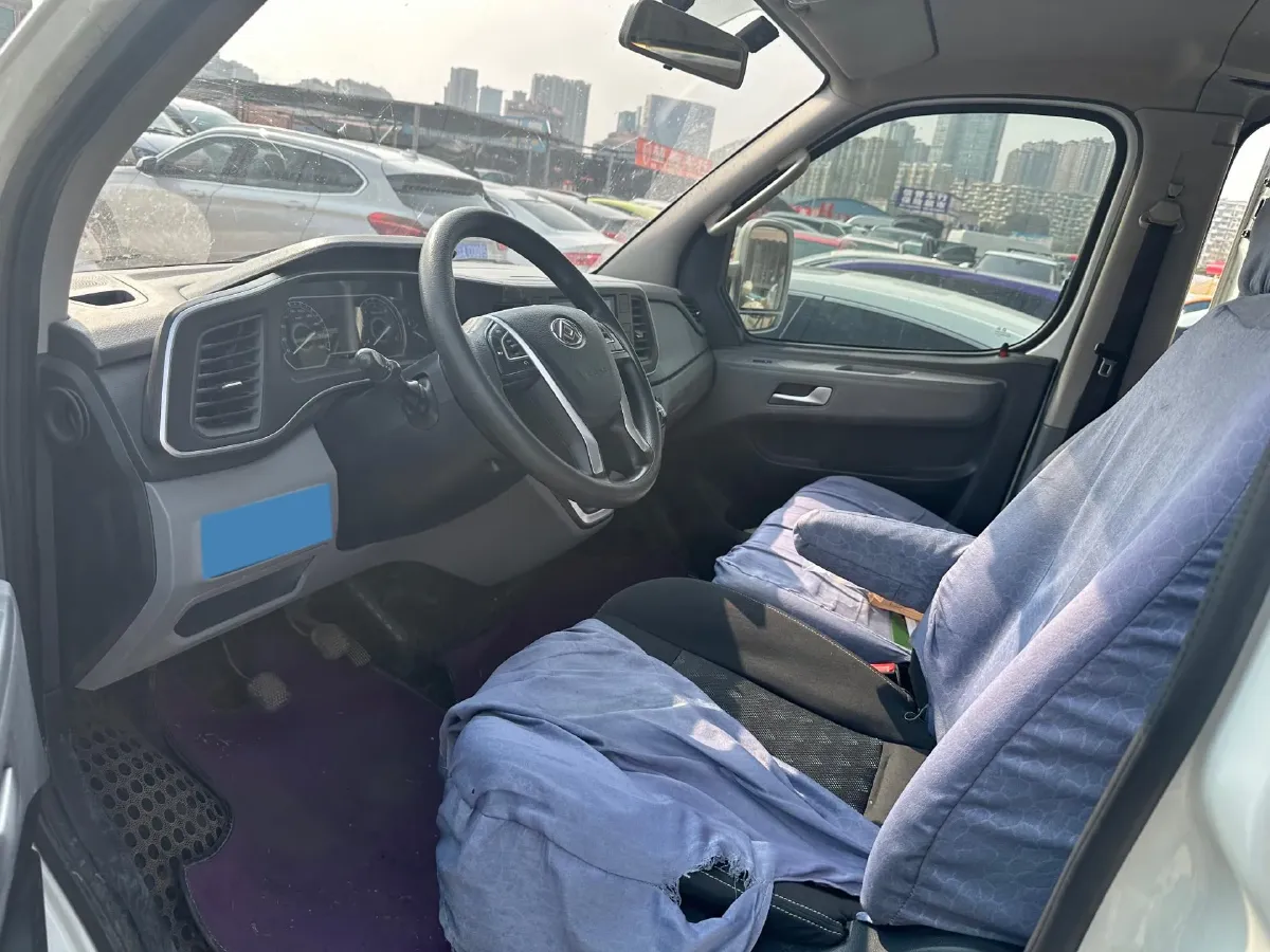 2019 MAXUS XinTu V80 2.0T 139HP L4 6MT,autocango,china used car exporter,china ev exporter,chinese used car exporter,chinese used ev exporter