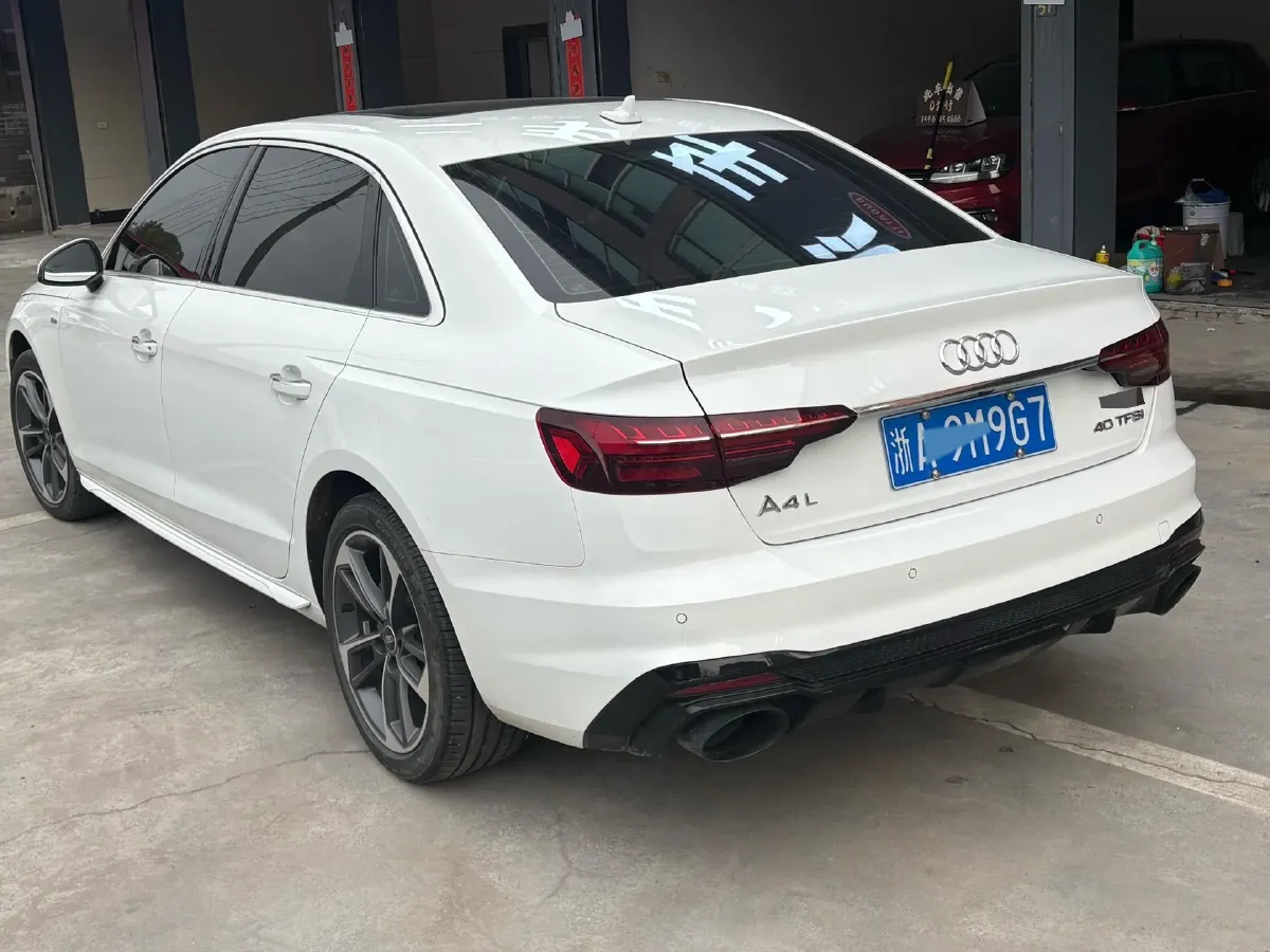 2024 Audi A4L 2.0T 190HP L4 7DCT,autocango,china used car exporter,china ev exporter,chinese used car exporter,chinese used ev exporter
