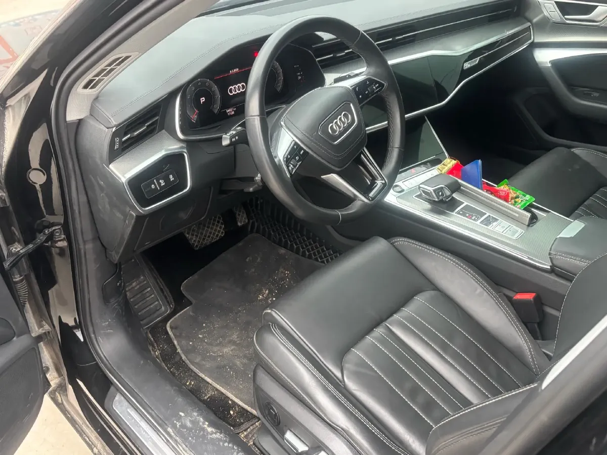 2022 Audi A6L 2.0T 190HP L4 7DCT,autocango,china used car exporter,china ev exporter,chinese used car exporter,chinese used ev exporter