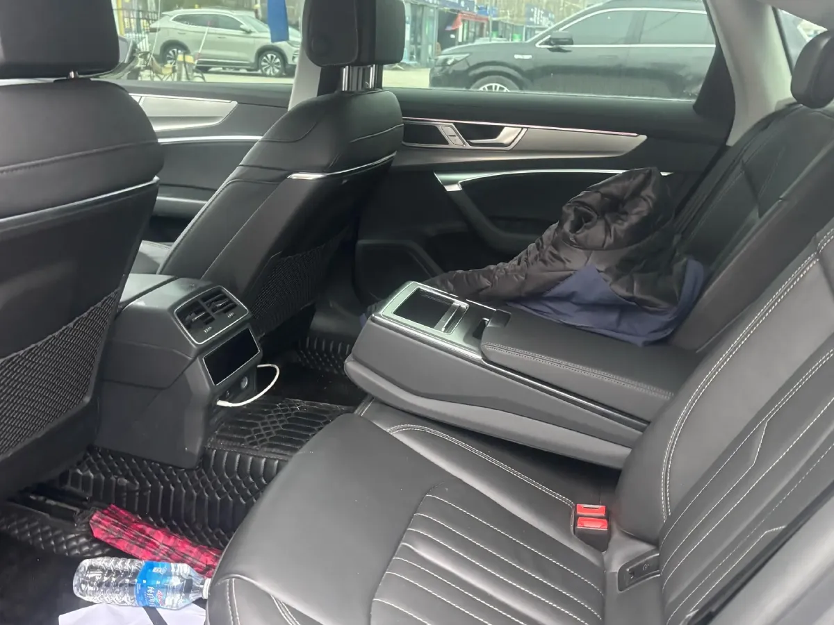 2022 Audi A6L 2.0T 190HP L4 7DCT,autocango,china used car exporter,china ev exporter,chinese used car exporter,chinese used ev exporter