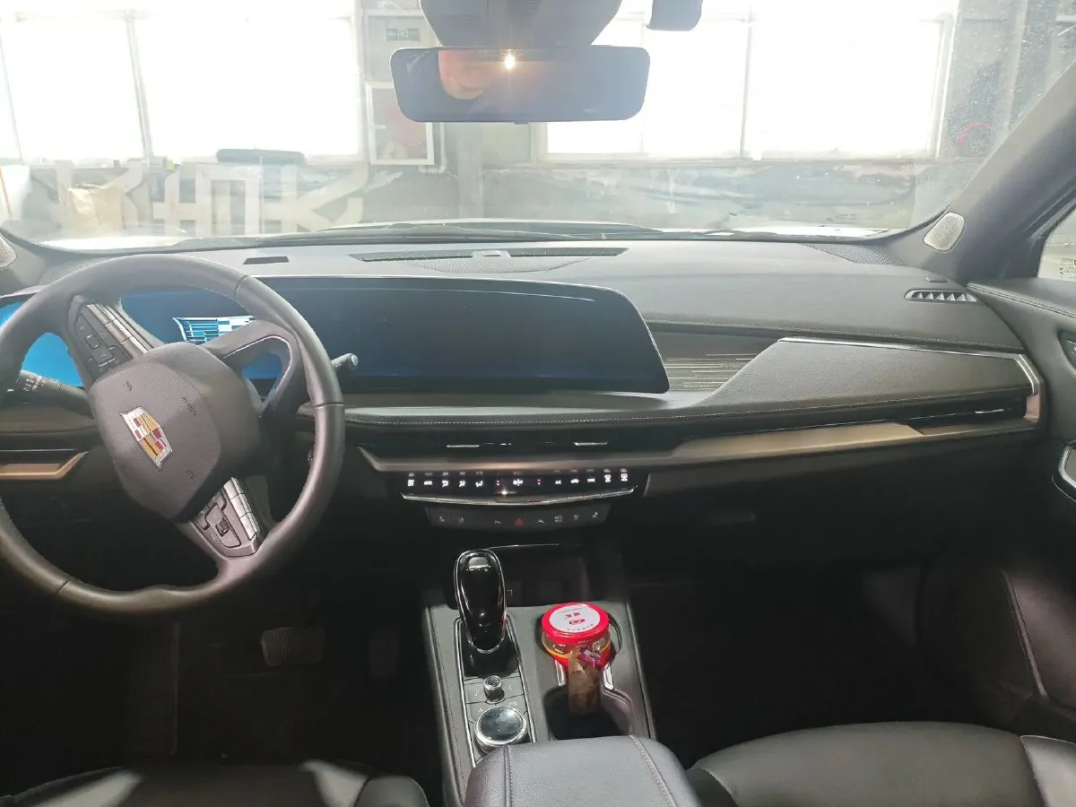 2024 Cadillac XT4 2.0T 237HP L4 9AT,autocango,china used car exporter,china ev exporter,chinese used car exporter,chinese used ev exporter