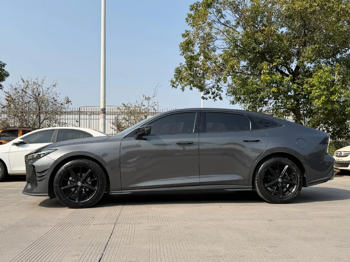 2022 ChangAn UNI-V 1.5T 188HP L4 7DCT,autocango,china used car exporter,china ev exporter,chinese used car exporter,chinese used ev exporter