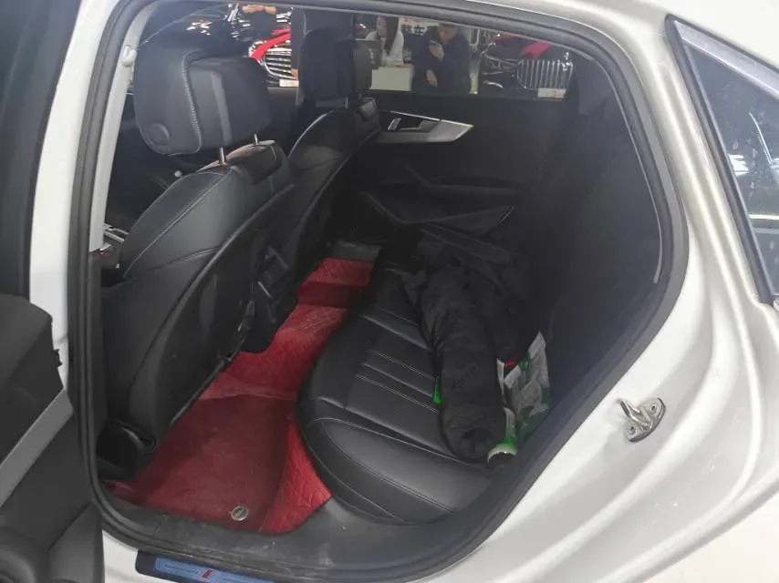 2024 Audi A4L 2.0T 190HP L4 7DCT,autocango,china used car exporter,china ev exporter,chinese used car exporter,chinese used ev exporter