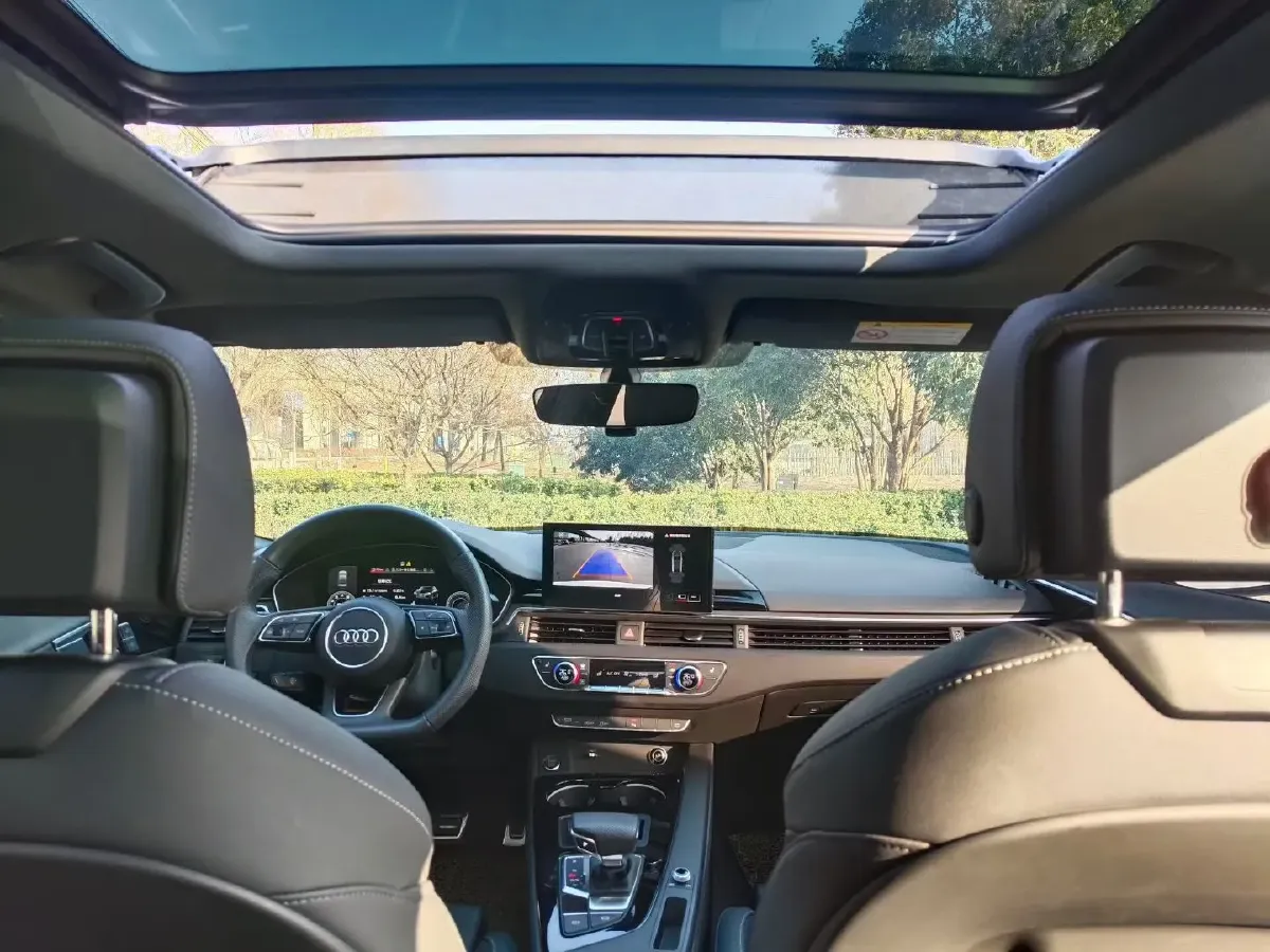 2024 Audi A4L 2.0T 190HP L4 7DCT,autocango,china used car exporter,china ev exporter,chinese used car exporter,chinese used ev exporter