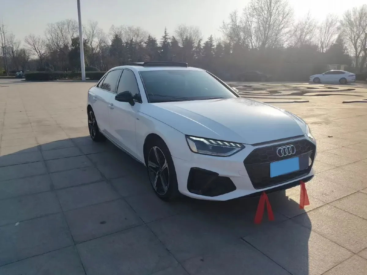 2024 Audi A4L 2.0T 190HP L4 7DCT,autocango,china used car exporter,china ev exporter,chinese used car exporter,chinese used ev exporter