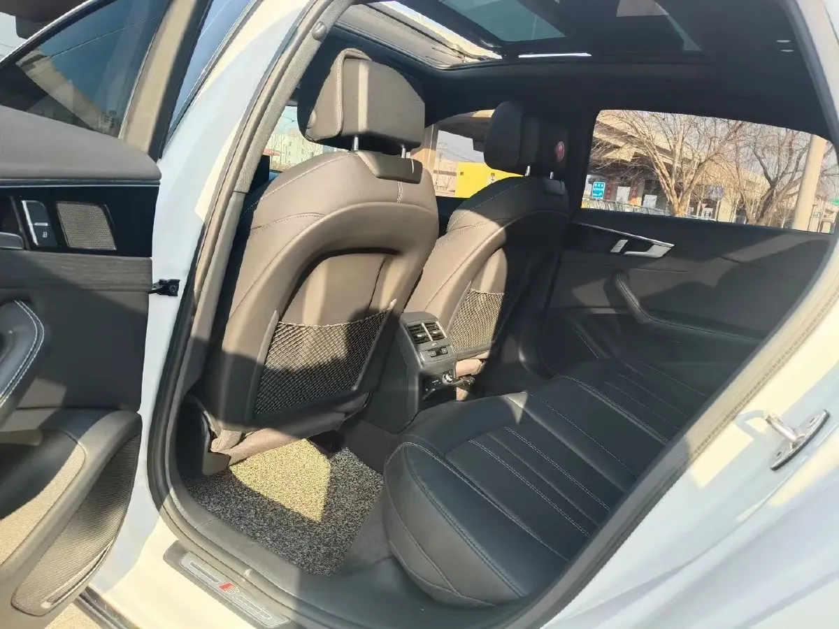 2024 Audi A4L 2.0T 190HP L4 7DCT,autocango,china used car exporter,china ev exporter,chinese used car exporter,chinese used ev exporter