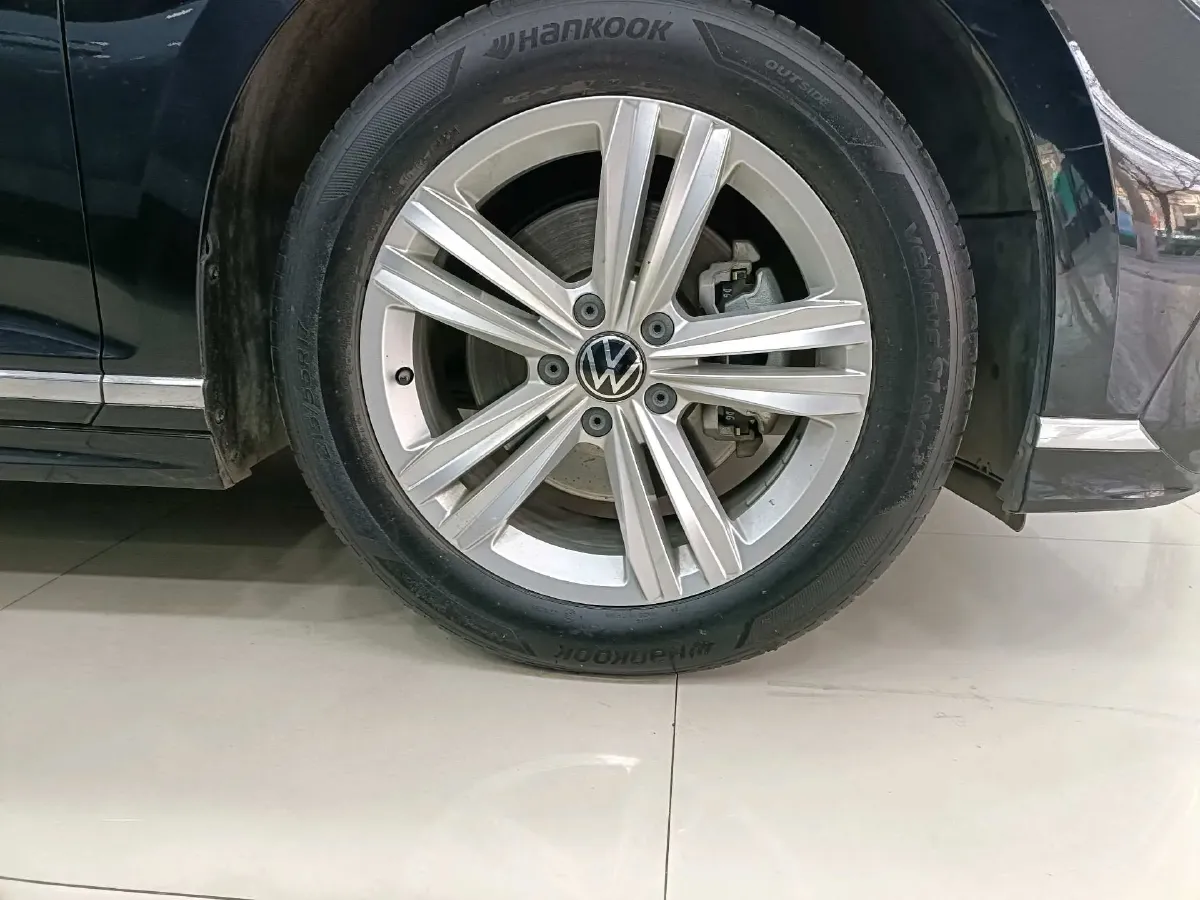 2025 Volkswagen Magotan 1.4T 150HP L4 7DCT,autocango,china used car exporter,china ev exporter,chinese used car exporter,chinese used ev exporter