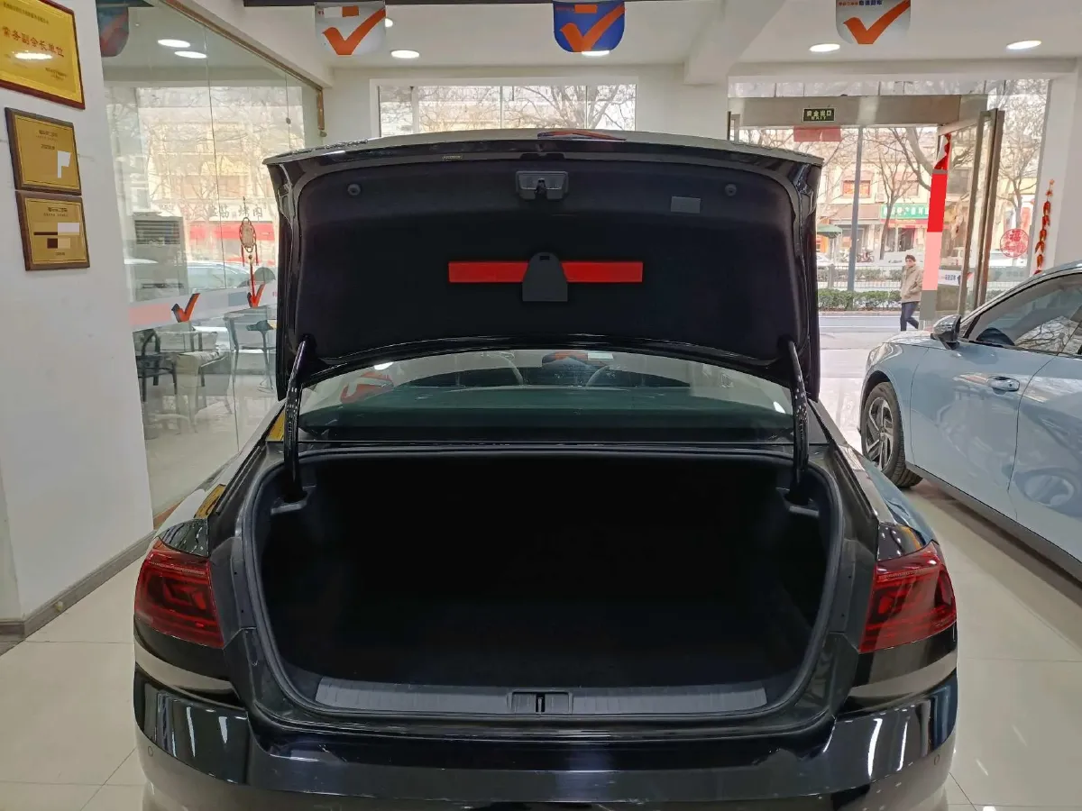 2025 Volkswagen Magotan 1.4T 150HP L4 7DCT,autocango,china used car exporter,china ev exporter,chinese used car exporter,chinese used ev exporter