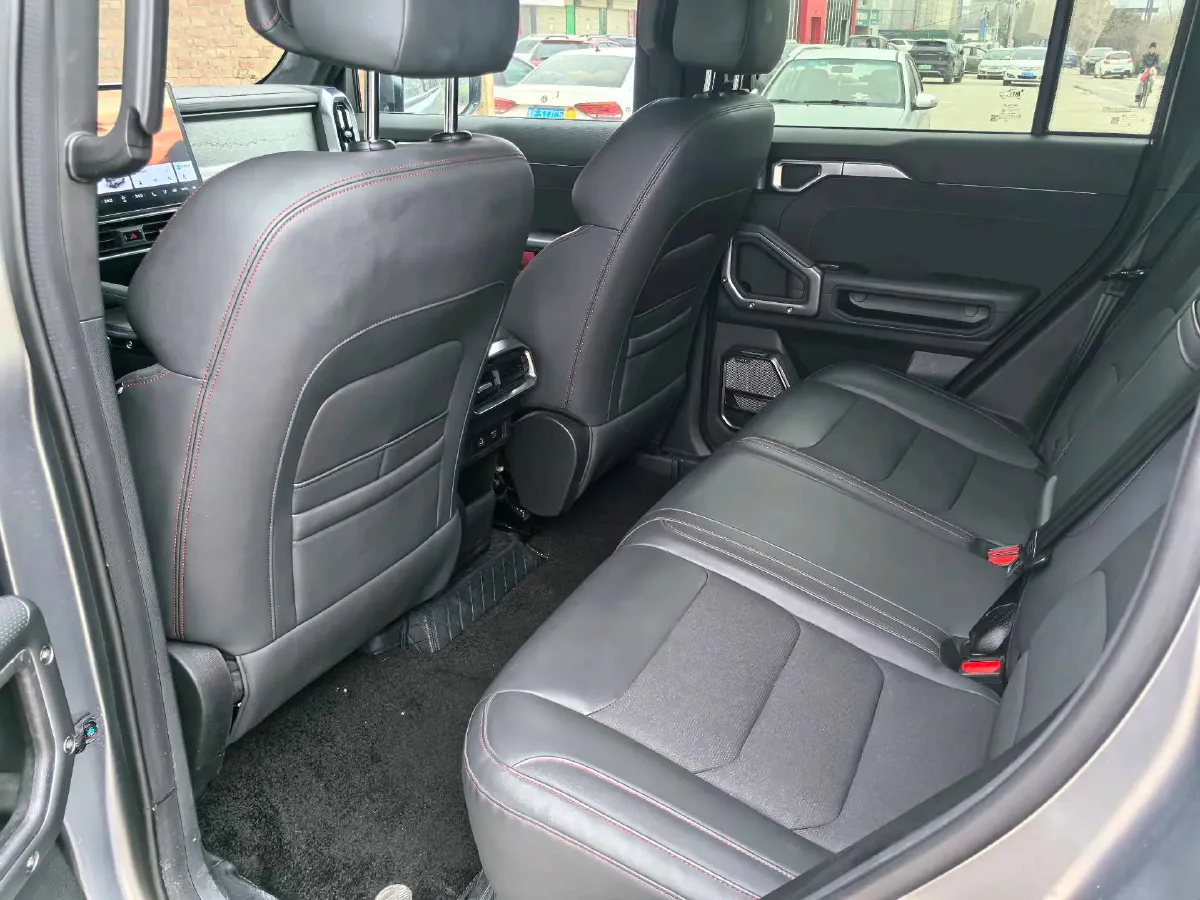 2023 Jetour Traveller 2.0T 254HP L4 7DCT,autocango,china used car exporter,china ev exporter,chinese used car exporter,chinese used ev exporter