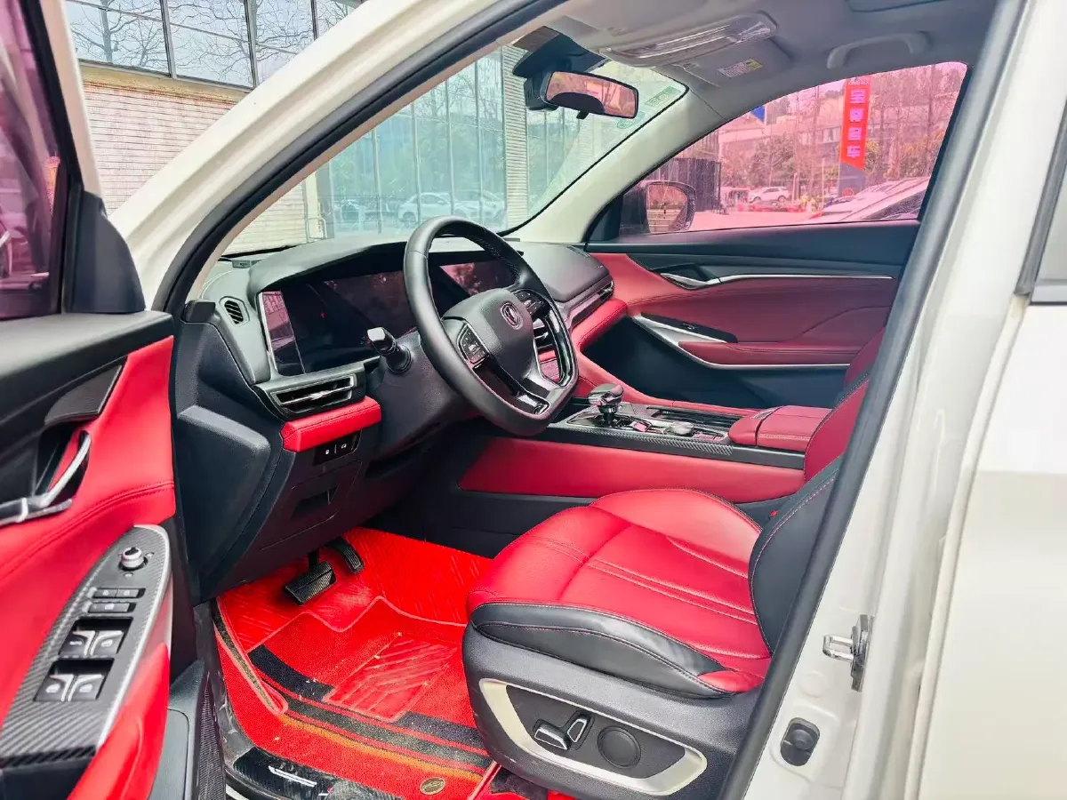 2020 ChangAn CS75 Plus 2.0T 233HP L4 8AT,autocango,china used car exporter,china ev exporter,chinese used car exporter,chinese used ev exporter