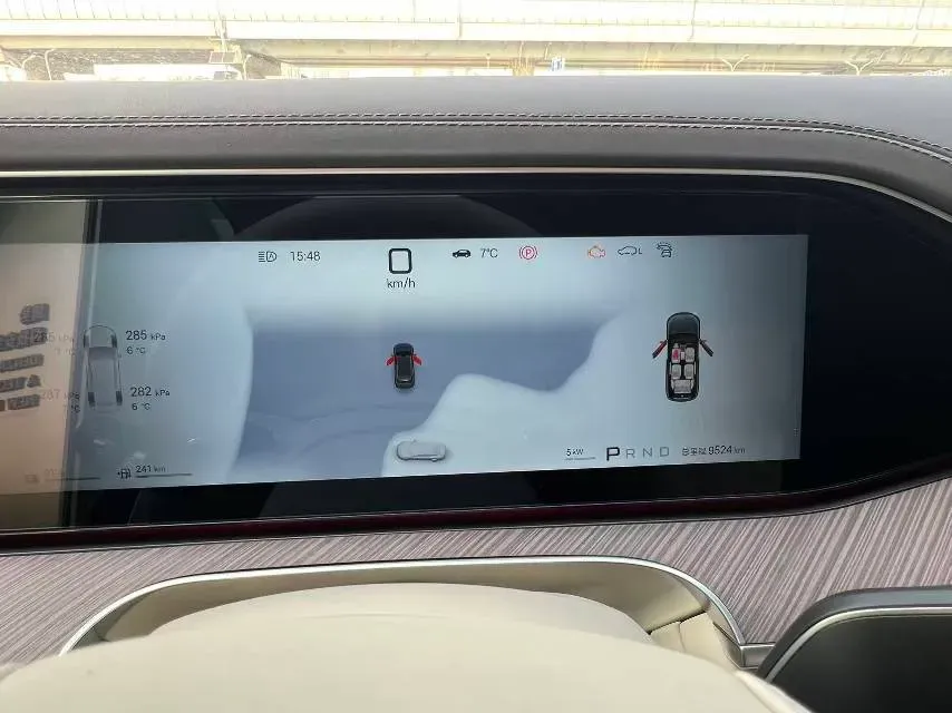 2025 Denza DenzaN9 2.0T 207HP L4 E-CVT PHEV,autocango,china used car exporter,china ev exporter,chinese used car exporter,chinese used ev exporter