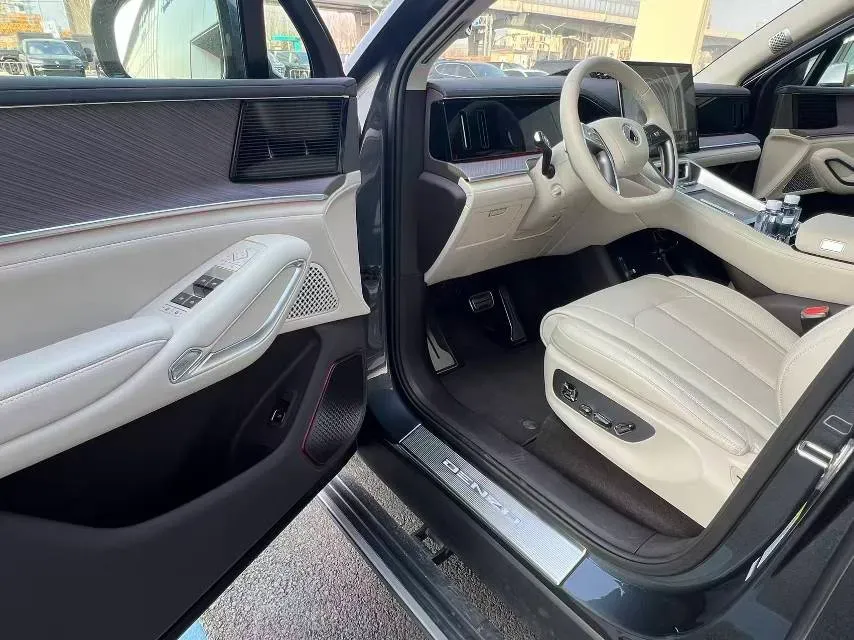 2025 Denza DenzaN9 2.0T 207HP L4 E-CVT PHEV,autocango,china used car exporter,china ev exporter,chinese used car exporter,chinese used ev exporter