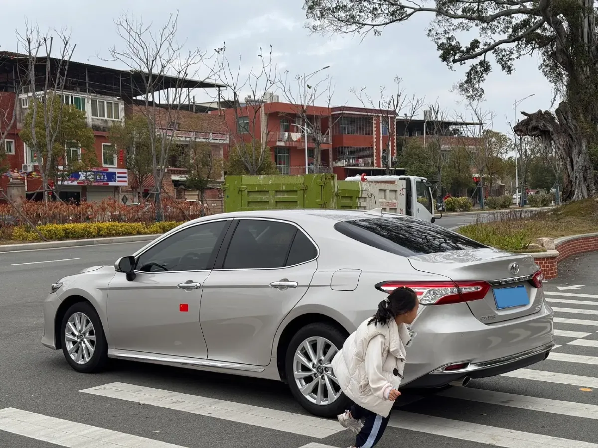 2023 Toyota Camry 2.0L 177HP L4 CVT,autocango,china used car exporter,china ev exporter,chinese used car exporter,chinese used ev exporter