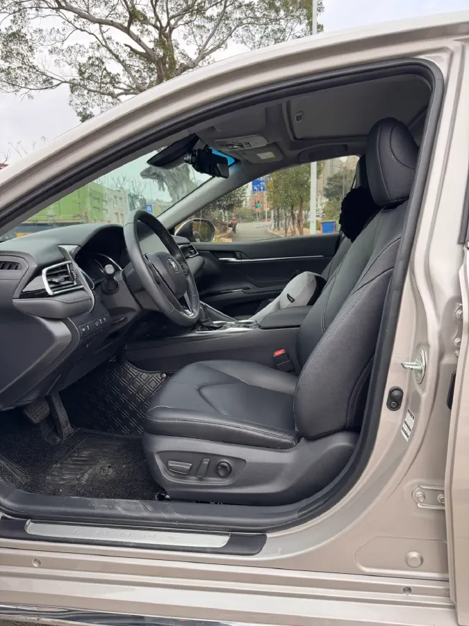 2023 Toyota Camry 2.0L 177HP L4 CVT,autocango,china used car exporter,china ev exporter,chinese used car exporter,chinese used ev exporter