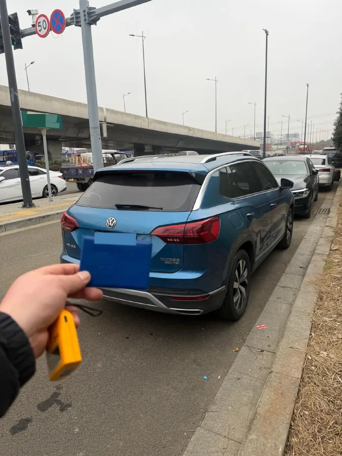 2019 Jeep Cherokee 2.0T 234HP L4 9AT,autocango,china used car exporter,china ev exporter,chinese used car exporter,chinese used ev exporter