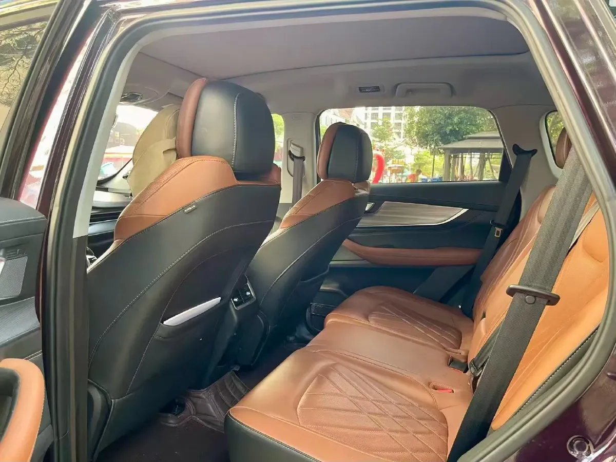 2021 Chery Tiggo 8 Plus 1.6T 197HP L4 7DCT,autocango,china used car exporter,china ev exporter,chinese used car exporter,chinese used ev exporter