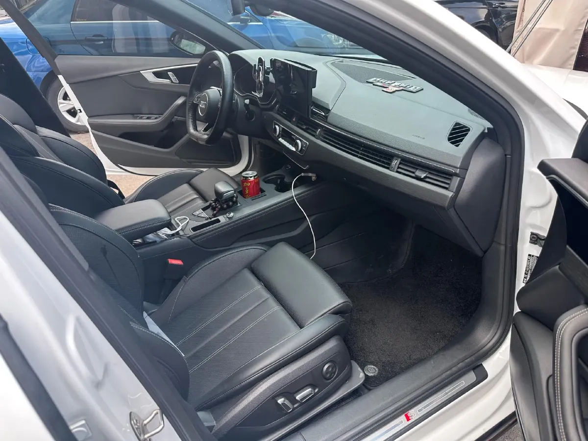 2024 Audi A4L 2.0T 190HP L4 7DCT,autocango,china used car exporter,china ev exporter,chinese used car exporter,chinese used ev exporter