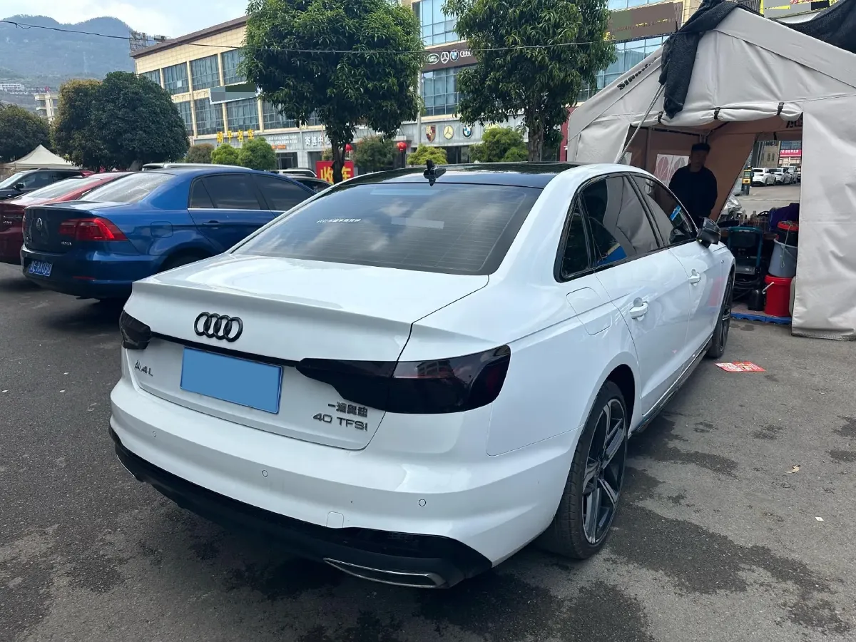 2024 Audi A4L 2.0T 190HP L4 7DCT,autocango,china used car exporter,china ev exporter,chinese used car exporter,chinese used ev exporter