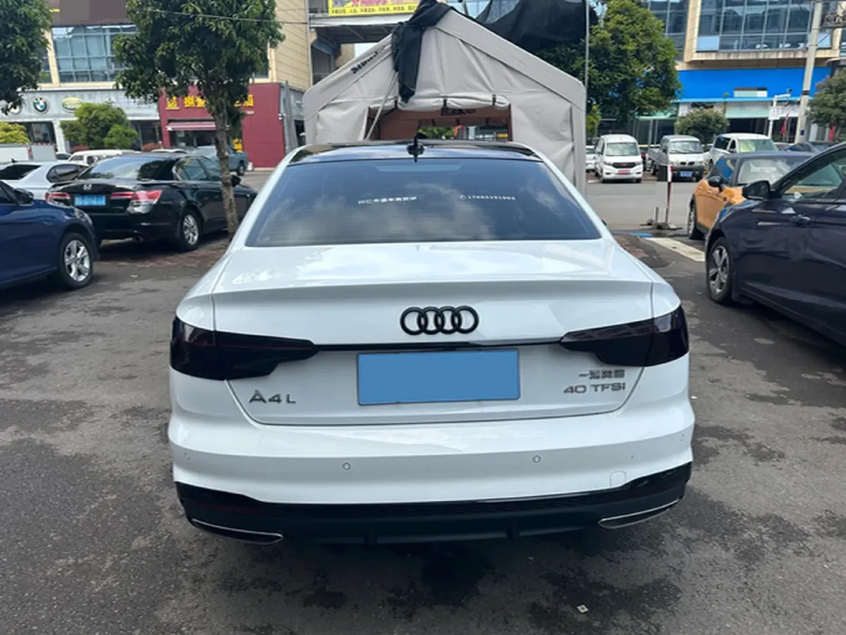 2024 Audi A4L 2.0T 190HP L4 7DCT,autocango,china used car exporter,china ev exporter,chinese used car exporter,chinese used ev exporter