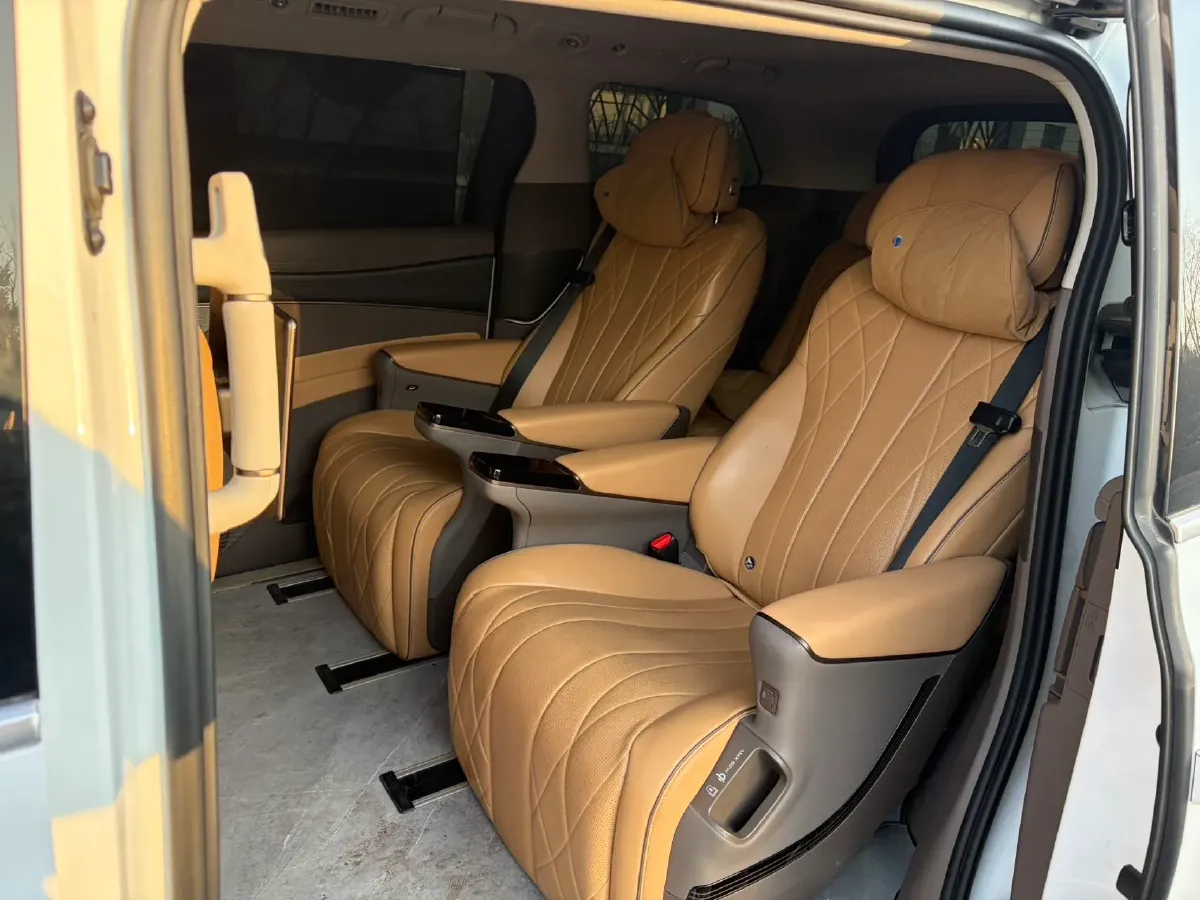 2022 Mercedes-Benz GLC Class 2.0T 197HP L4 9AT,autocango,china used car exporter,china ev exporter,chinese used car exporter,chinese used ev exporter