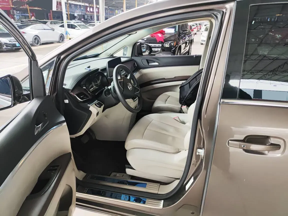 2023 Buick GL8 2.0T 237HP L4 9AT,autocango,china used car exporter,china ev exporter,chinese used car exporter,chinese used ev exporter
