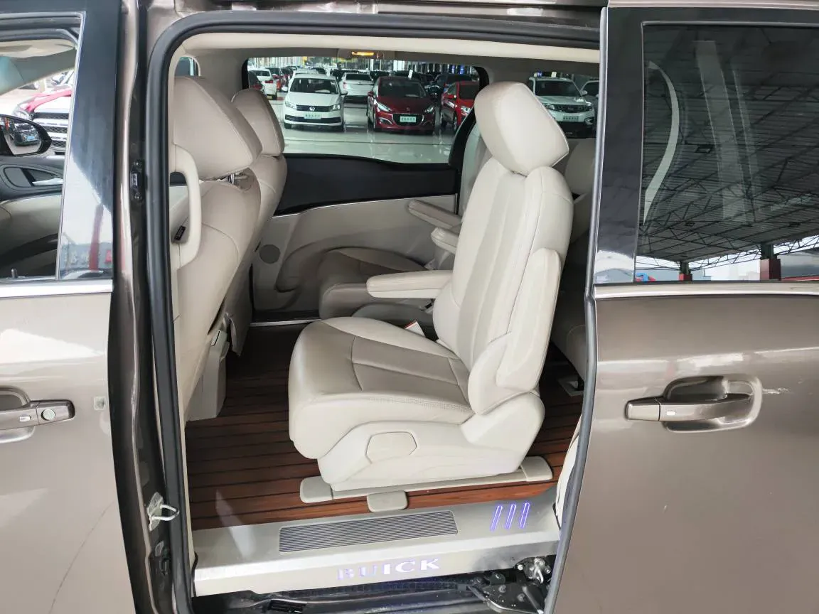 2023 Buick GL8 2.0T 237HP L4 9AT,autocango,china used car exporter,china ev exporter,chinese used car exporter,chinese used ev exporter