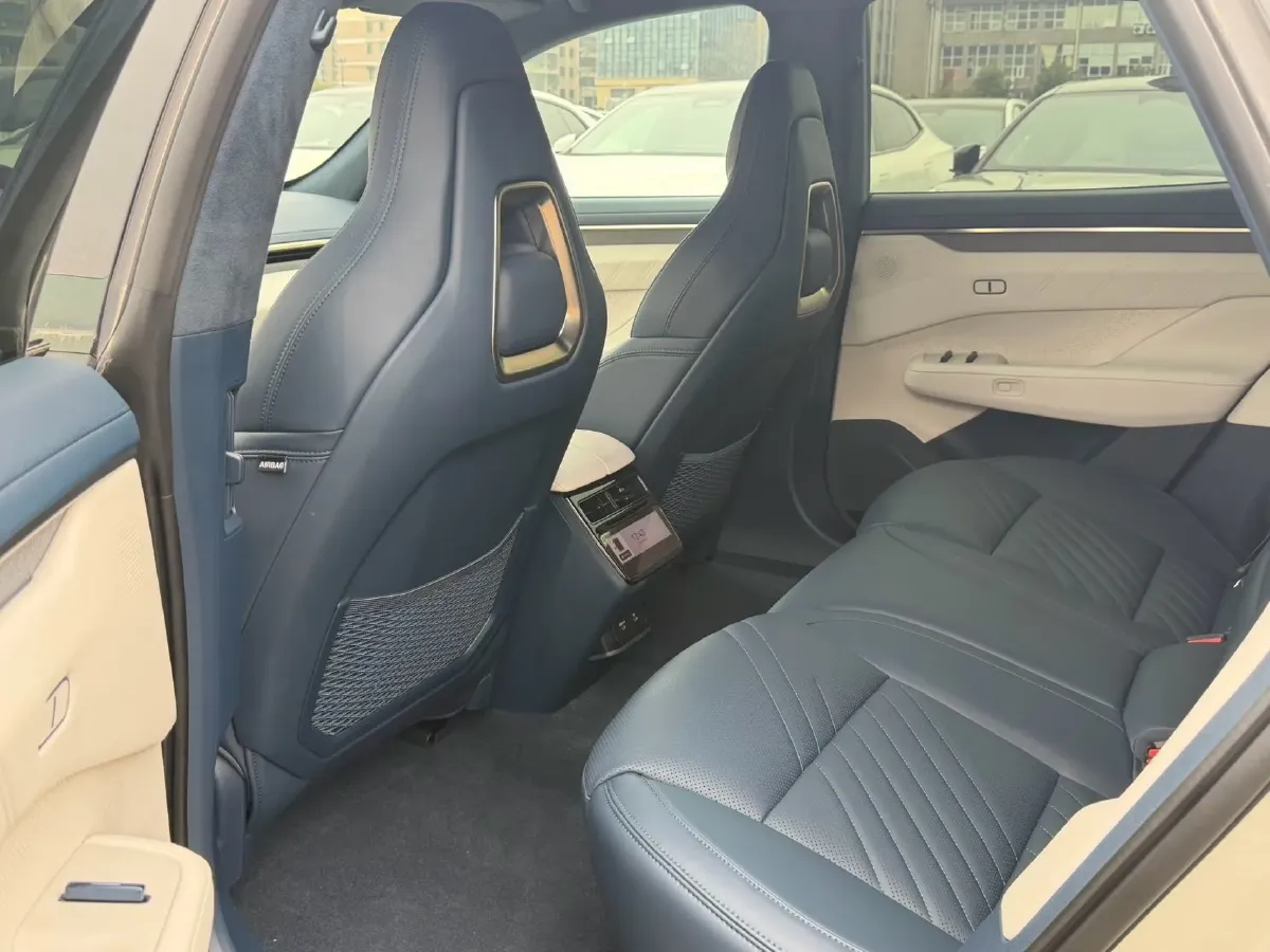 2025 Zeekr 001 BEV 100KWH,autocango,china used car exporter,china ev exporter,chinese used car exporter,chinese used ev exporter