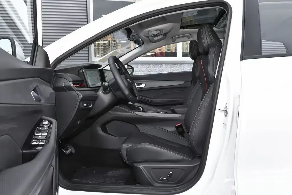 2024 Geely Binray 1.5T 181HP L4 7DCT,autocango,china used car exporter,china ev exporter,chinese used car exporter,chinese used ev exporter