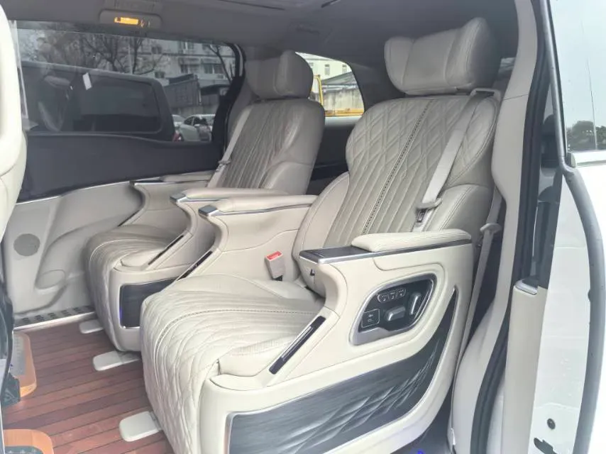 2021 Buick GL8 2.0T 237HP L4 9AT,autocango,china used car exporter,china ev exporter,chinese used car exporter,chinese used ev exporter