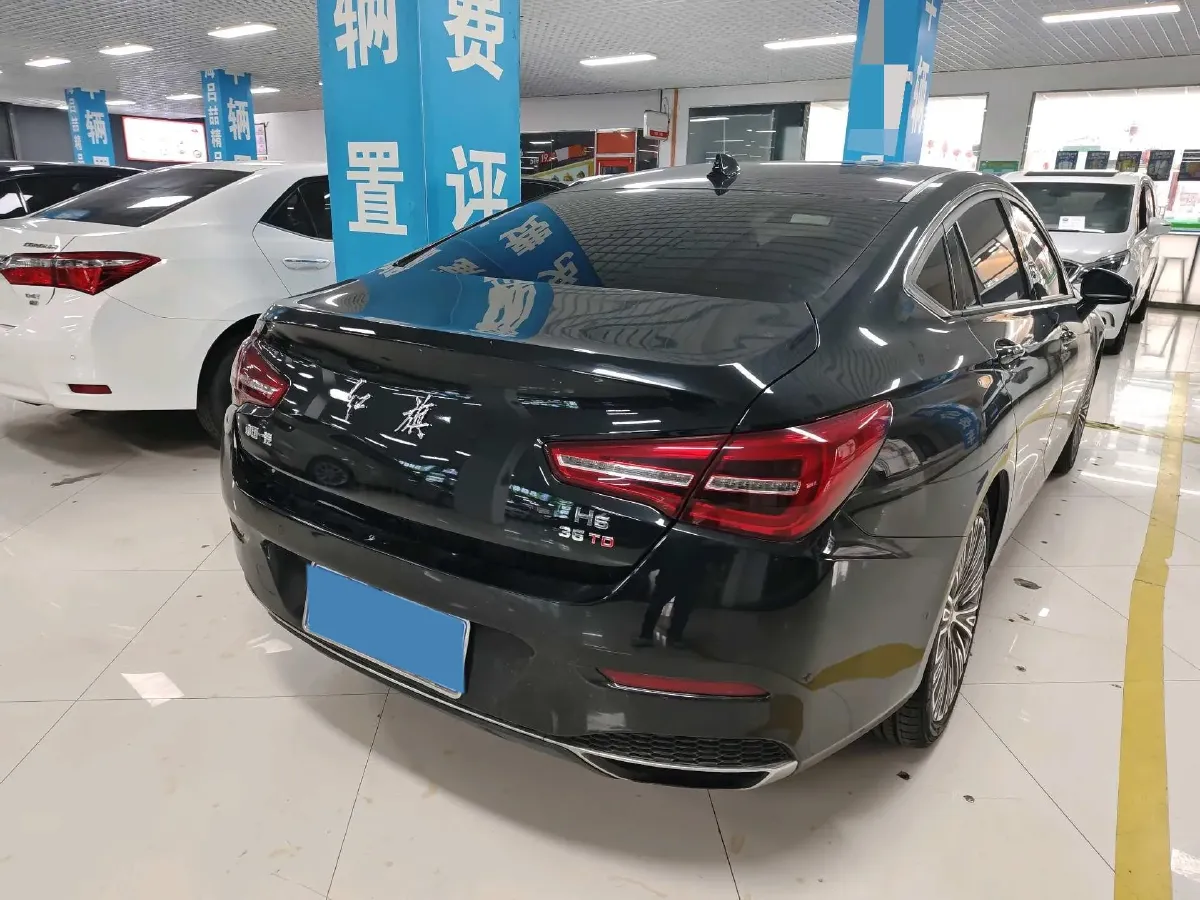 2022 HongQi H5 1.8T 197HP L4 6AT,autocango,china used car exporter,china ev exporter,chinese used car exporter,chinese used ev exporter