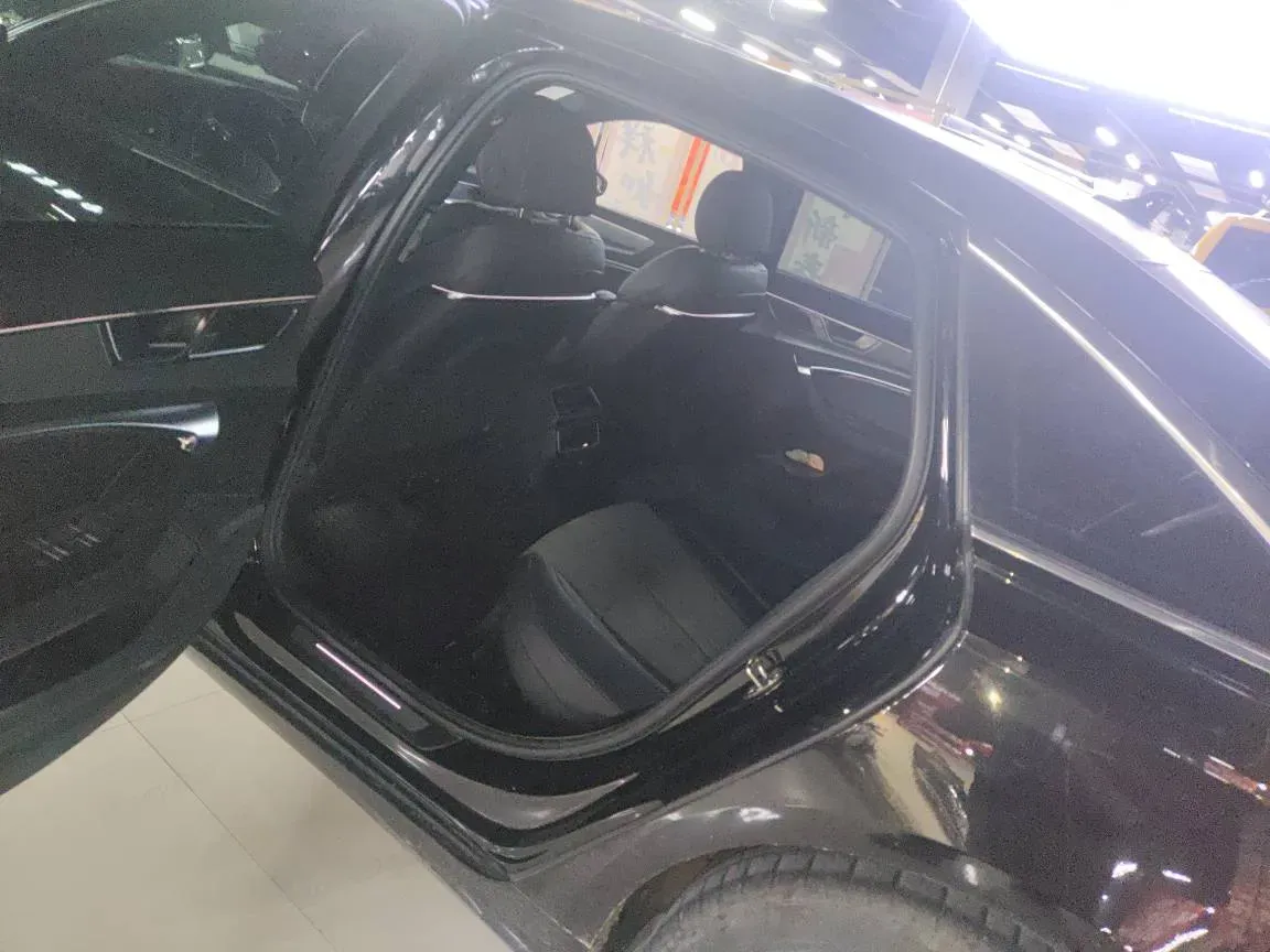 2023 Audi A6L 2.0T 245HP L4 7DCT,autocango,china used car exporter,china ev exporter,chinese used car exporter,chinese used ev exporter