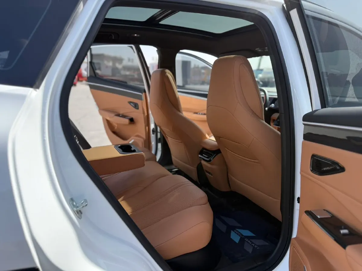 2025 Geely Galaxy L7 1.5L 112HP L4 1DHT PHEV 18.4KWH,autocango,china used car exporter,china ev exporter,chinese used car exporter,chinese used ev exporter