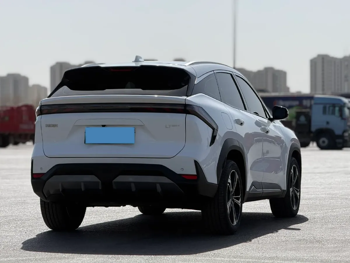 2025 Geely Galaxy L7 1.5L 112HP L4 1DHT PHEV 18.4KWH,autocango,china used car exporter,china ev exporter,chinese used car exporter,chinese used ev exporter