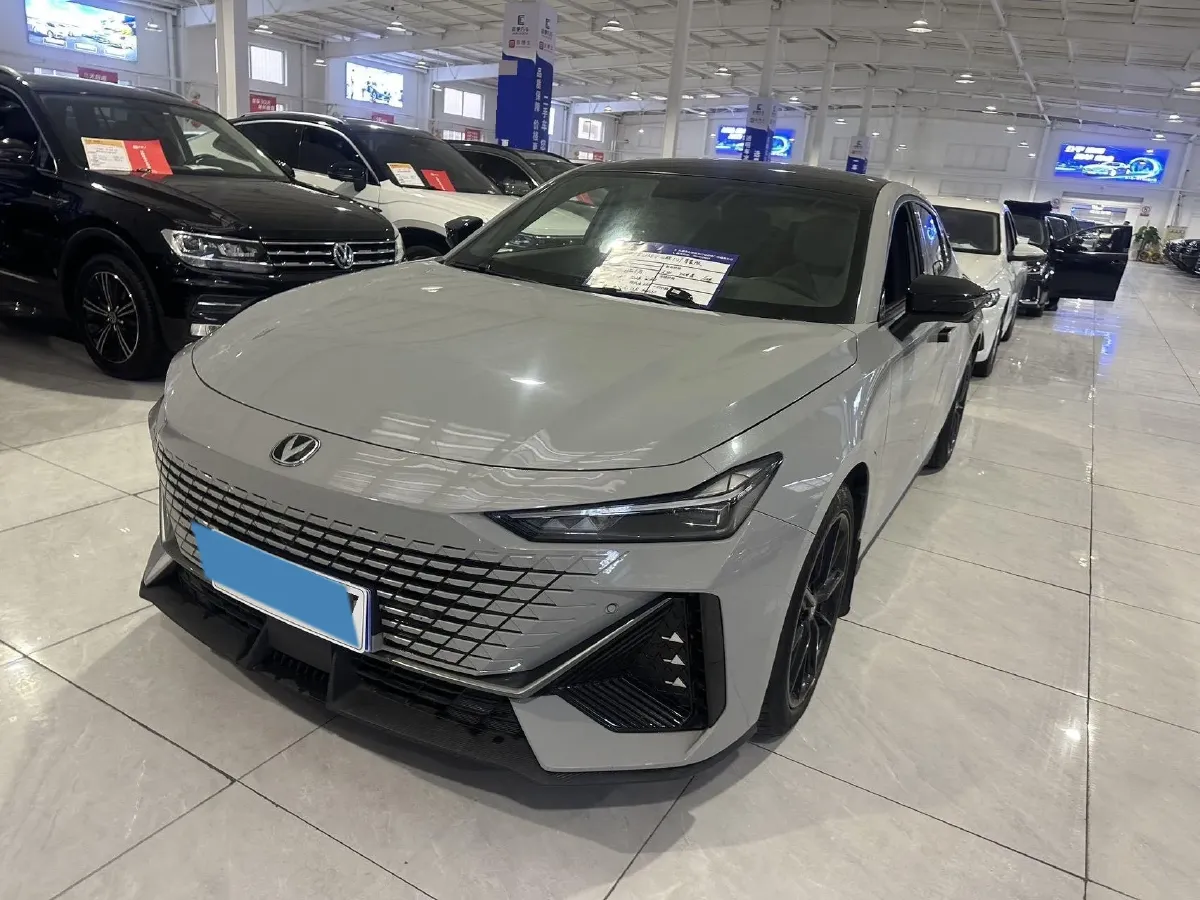 2022 ChangAn UNI-V 1.5T 188HP L4 7DCT,autocango,china used car exporter,china ev exporter,chinese used car exporter,chinese used ev exporter