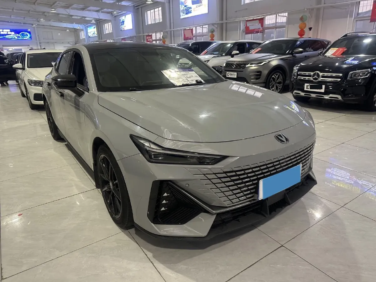 2022 ChangAn UNI-V 1.5T 188HP L4 7DCT,autocango,china used car exporter,china ev exporter,chinese used car exporter,chinese used ev exporter