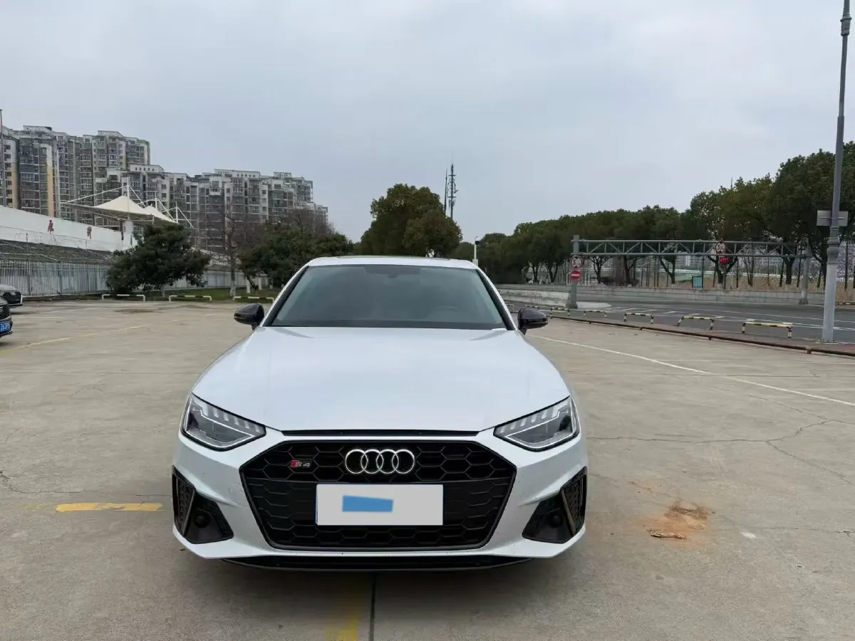 2022 Audi A4L 2.0T 190HP L4 7DCT,autocango,china used car exporter,china ev exporter,chinese used car exporter,chinese used ev exporter