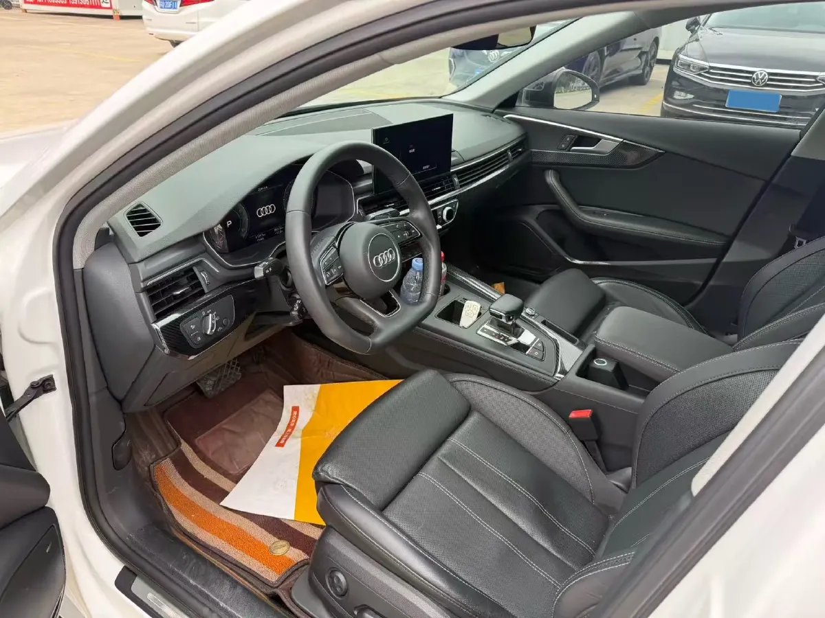 2022 Audi A4L 2.0T 190HP L4 7DCT,autocango,china used car exporter,china ev exporter,chinese used car exporter,chinese used ev exporter