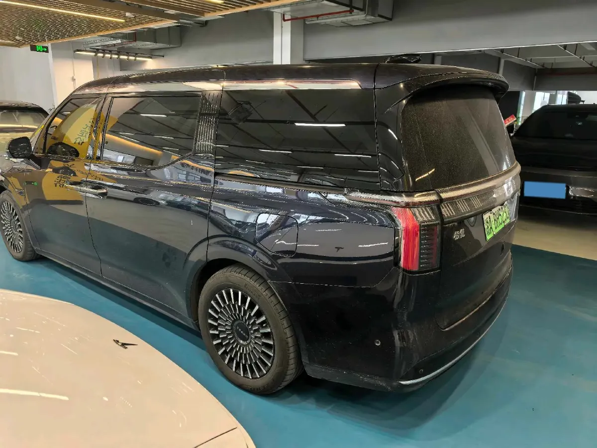 2022 Zeekr 009 BEV 116KWH,autocango,china used car exporter,china ev exporter,chinese used car exporter,chinese used ev exporter