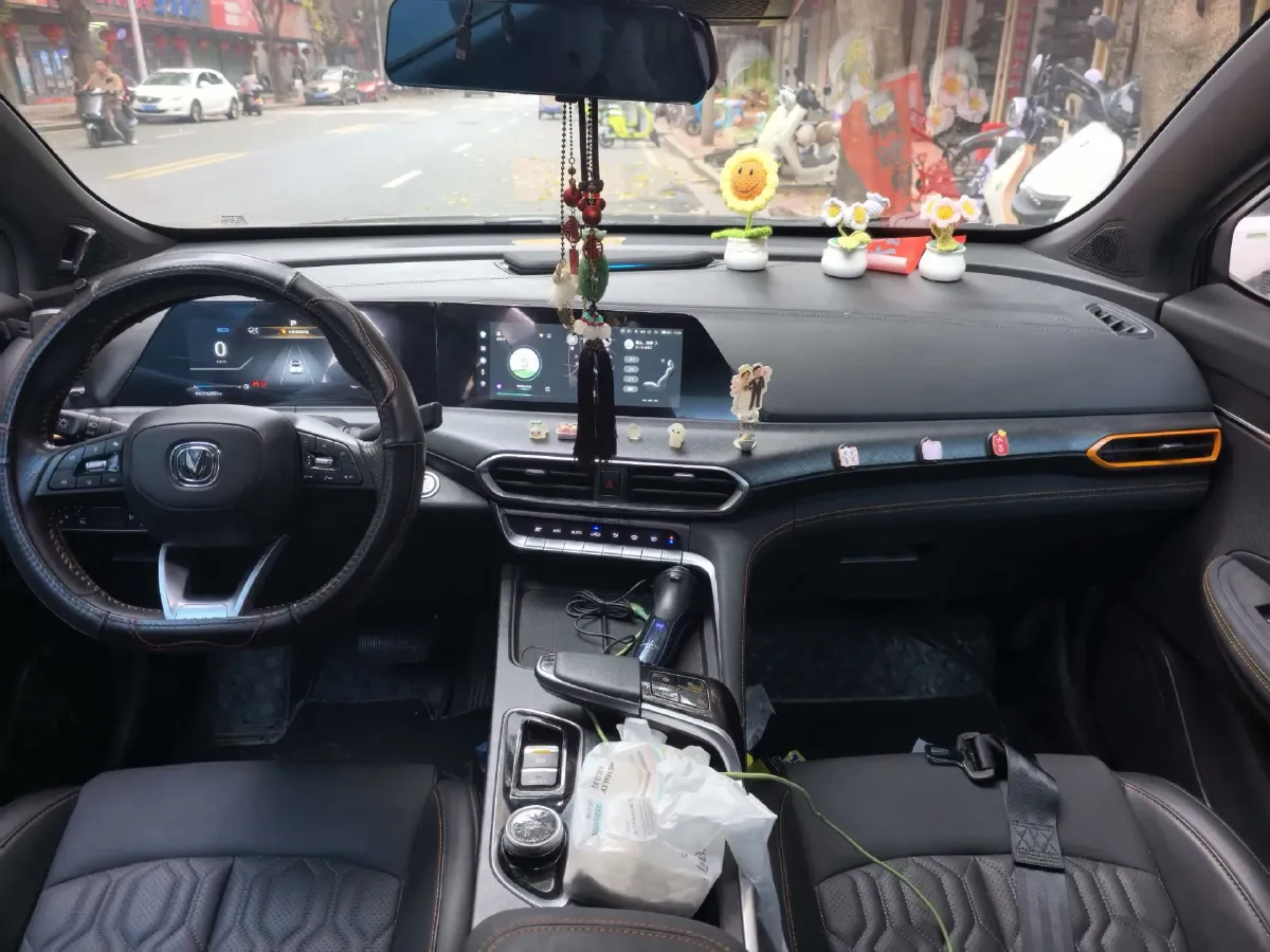 2022 ChangAn UNI-T 2.0T 233HP L4 8AT,autocango,china used car exporter,china ev exporter,chinese used car exporter,chinese used ev exporter