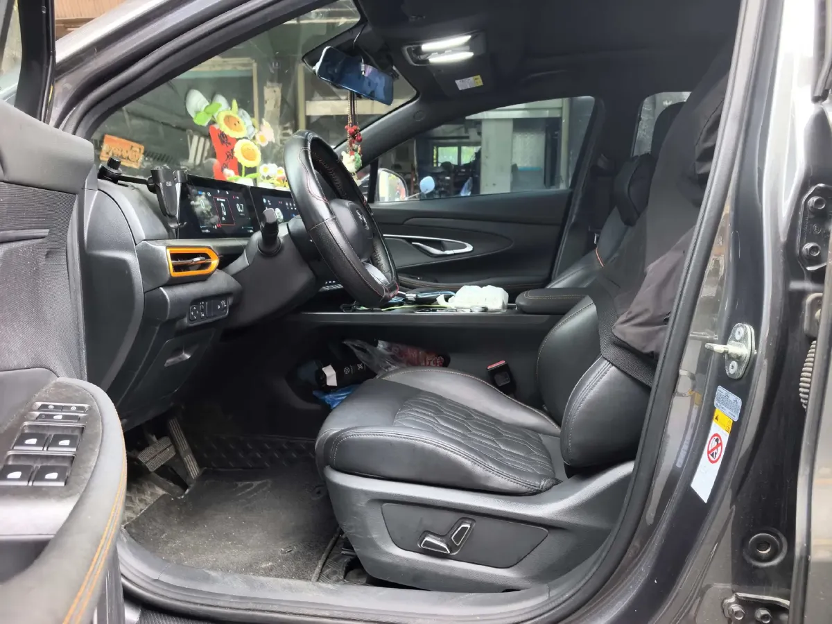 2022 ChangAn UNI-T 2.0T 233HP L4 8AT,autocango,china used car exporter,china ev exporter,chinese used car exporter,chinese used ev exporter