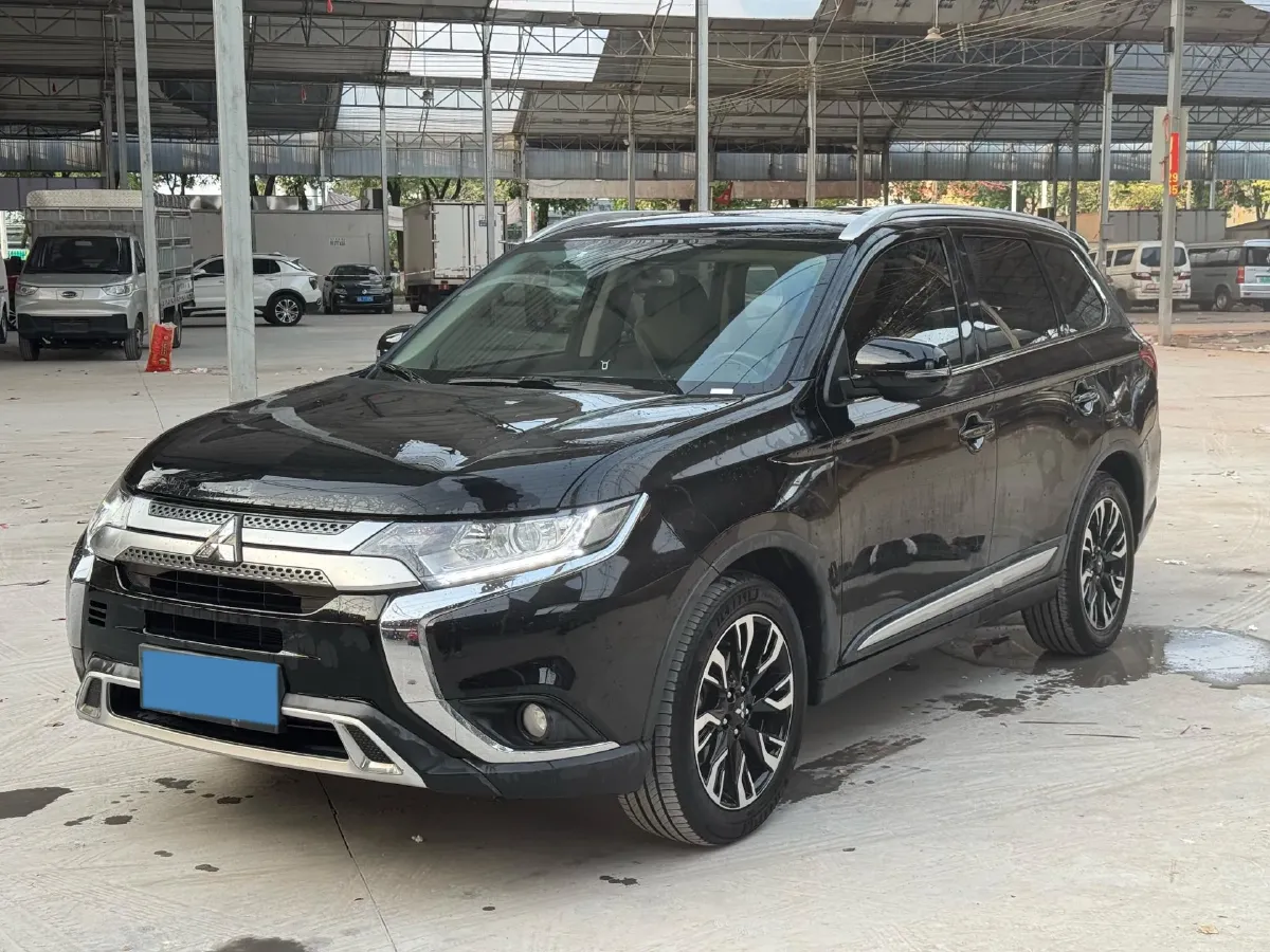 2020 Mitsubishi Outlander 2.0L 166HP L4 CVT,autocango,china used car exporter,china ev exporter,chinese used car exporter,chinese used ev exporter